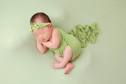 兰考宝宝趴着睡是积食吗 兰考宝宝趴着睡是积食吗